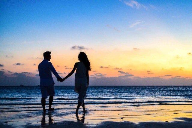 Holi Status and Wishes (How to Express Holi Greetings to Distant Relation)